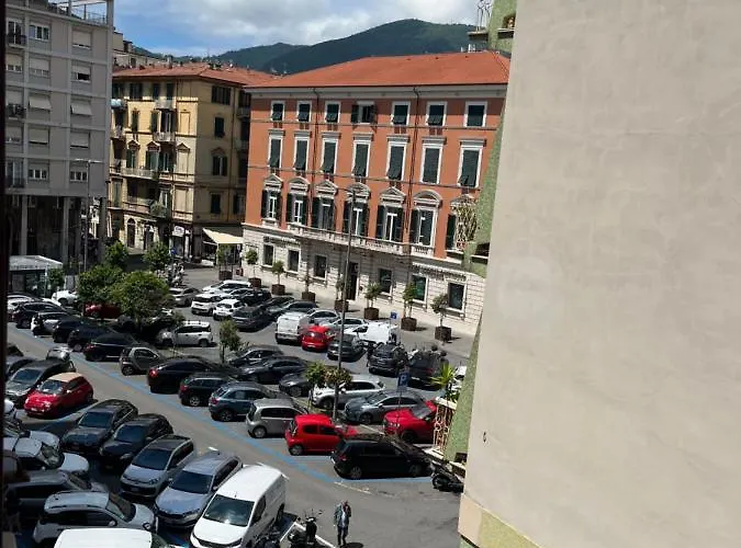 San Martino Third Floor No Lift Гостьовий будинок Ла-Спеція